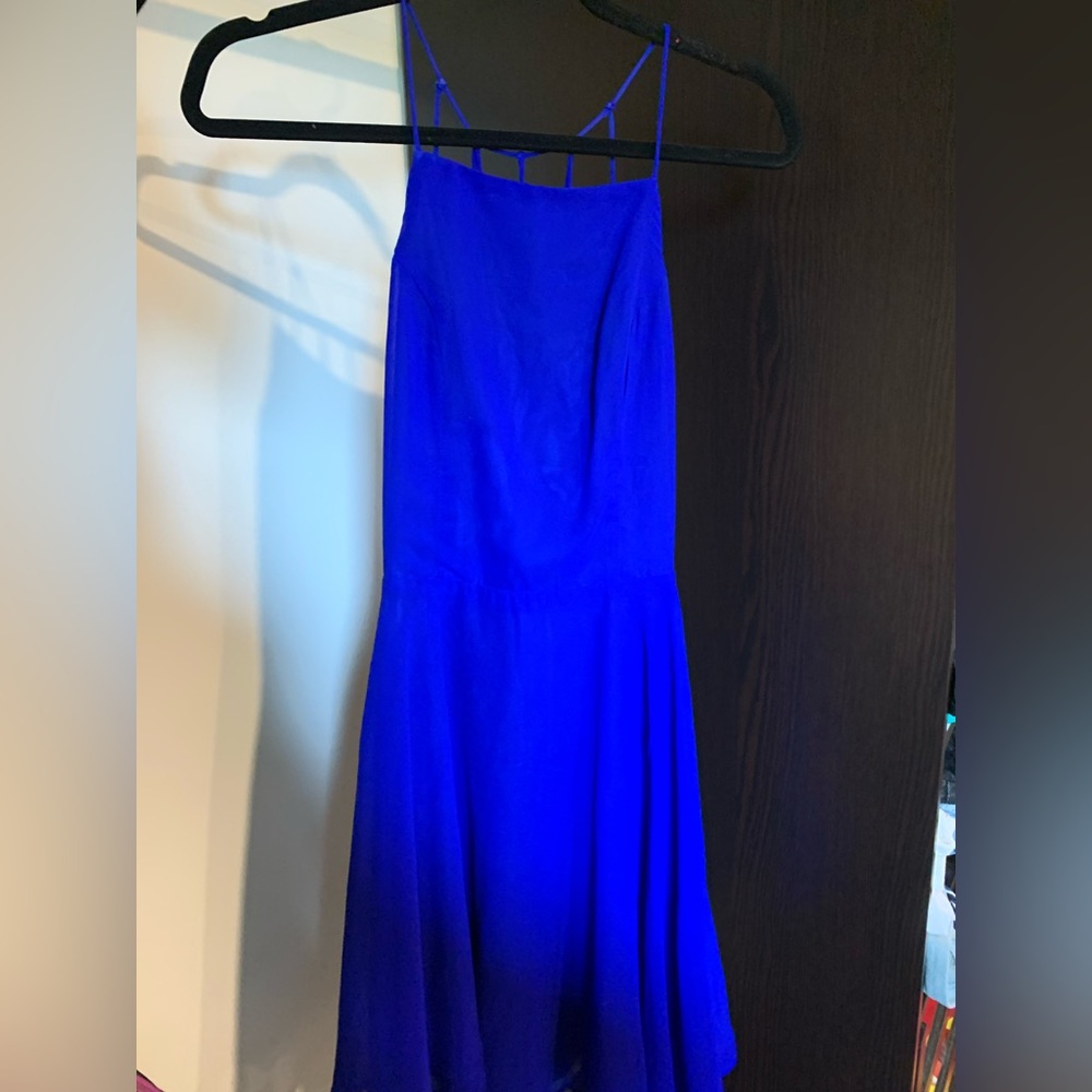 Backless dress